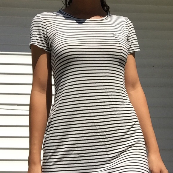Strip pocket T-Shirt Dress - Picture 3 of 5